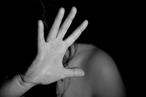 családon belüli erőszak
