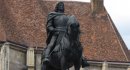 : Mátyás király szobra Kolozsváron