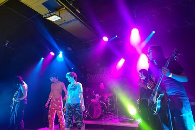 Friss vér, nagy tűz – Knissk (Győri Norbert fotója)