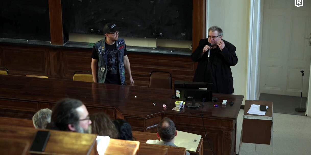 Nemes Z. Márió és Kulcsár Géza is minden bizonnyal azok közé tartozik, akik megkérdeznék Varg Vikernest, mire gondolt, amikor templomot gyújtott ( YouTube screenshot)