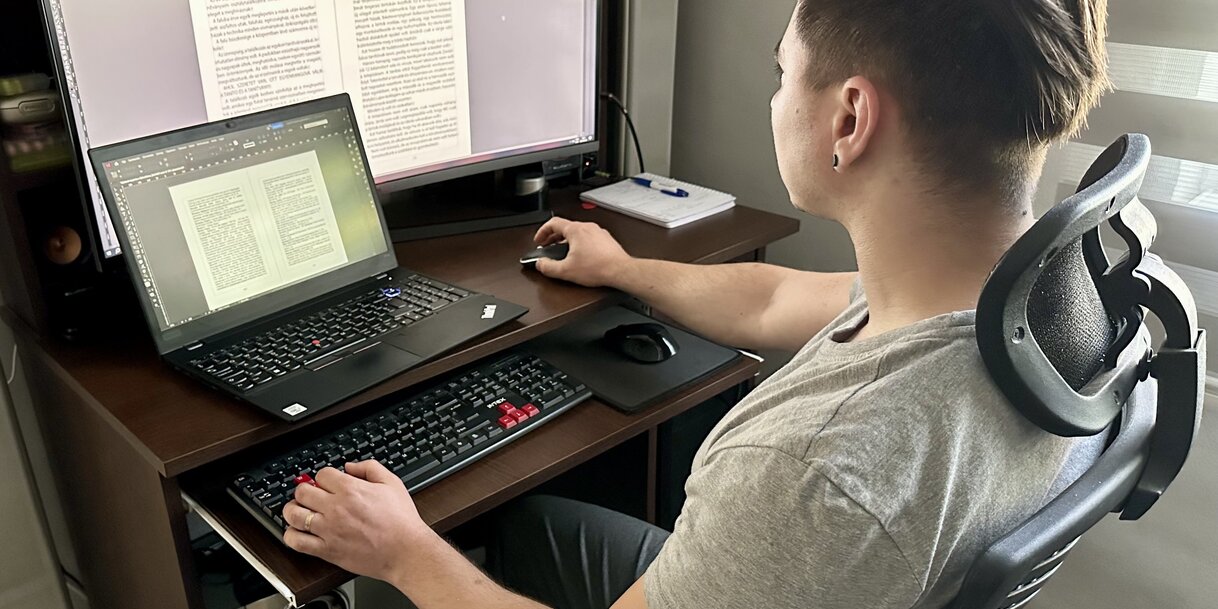 Főállású könyv- és újságszerkesztő, basszusgitáros, szerető férj, kiváló barát (A kép forrása: Pásztor Sándor magánarchívuma)