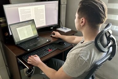 Főállású könyv- és újságszerkesztő, basszusgitáros, szerető férj, kiváló barát (A kép forrása: Pásztor Sándor magánarchívuma)