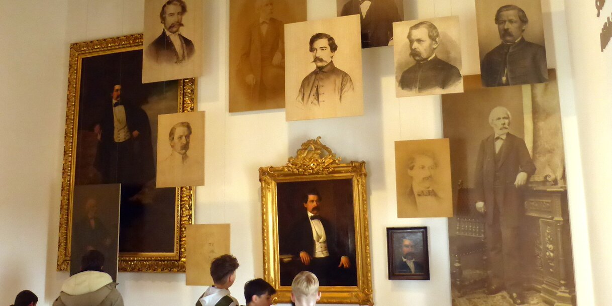 Látogatás Arany János szülővárosában (Szőcs Attila felvétele)