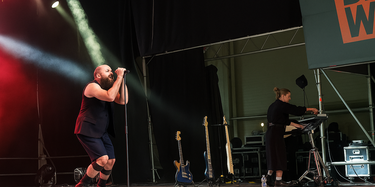 Rossz minőségű fotónk, amit Cshetty feljavított nekünk