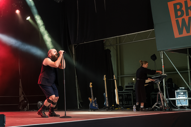 Rossz minőségű fotónk, amit Cshetty feljavított nekünk