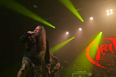 Tíz órára vége lett azt Obituary koncertnek a Dürer Kertben (Forrás: YouTube screenshot)