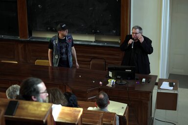 Nemes Z. Márió és Kulcsár Géza is minden bizonnyal azok közé tartozik, akik megkérdeznék Varg Vikernest, mire gondolt, amikor templomot gyújtott ( YouTube screenshot)