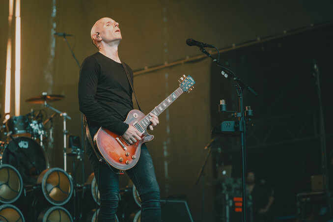 Moby is lehetne, de ő Billy Howerdel, a banda kezdete és mindene (Fotó: Fractions of my POV / Live Nation)