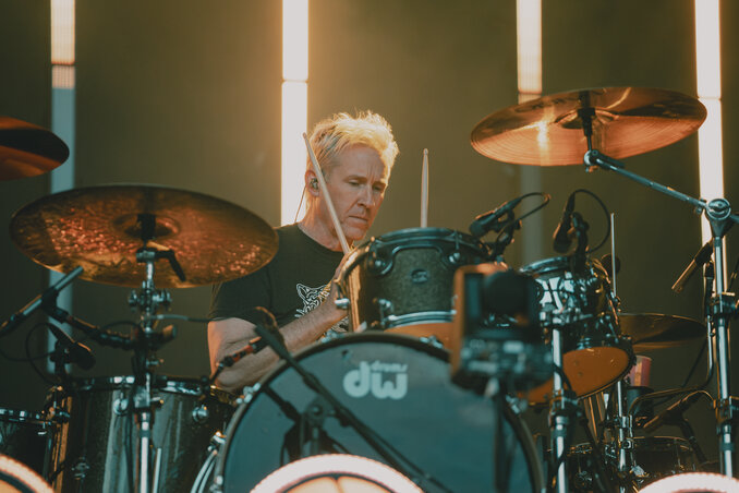 Ha Josh Freese nem lenne, az APC zenéje sem lenne annyira ütős - ba dumm tss (Fotó: Fractions of my POV / Live Nation)