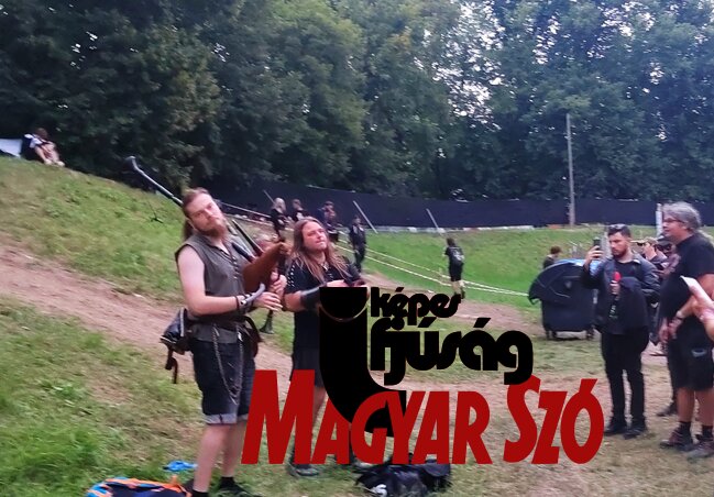 Nem tudom, hogyan is végződött a csináld magad koncert, de érdeklődés volt rá – akárcsak
minden jó hangulatú marhaságra ez a pár nap alatt. Nem tudom, hogyan is végződött a csináld magad koncert, de érdeklődés volt rá – akárcsak
minden jó hangulatú marhaságra ez a pár nap alatt.
