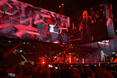 Az egykori iskolaballagási himnusz sem maradhatott el