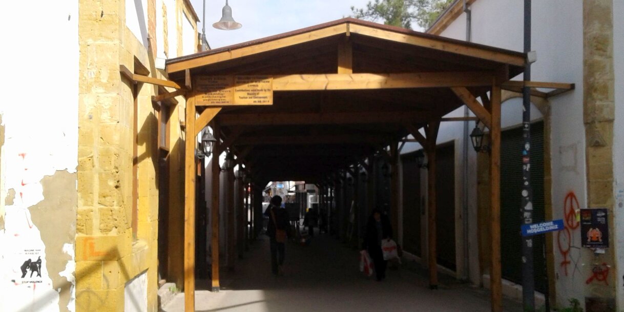Határátkelő Nicosia sétálóutcáján