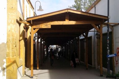 Határátkelő Nicosia sétálóutcáján