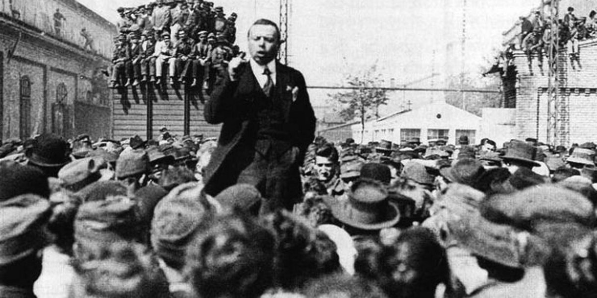 Kun Béla, a csepeli munkásoknak szónokol