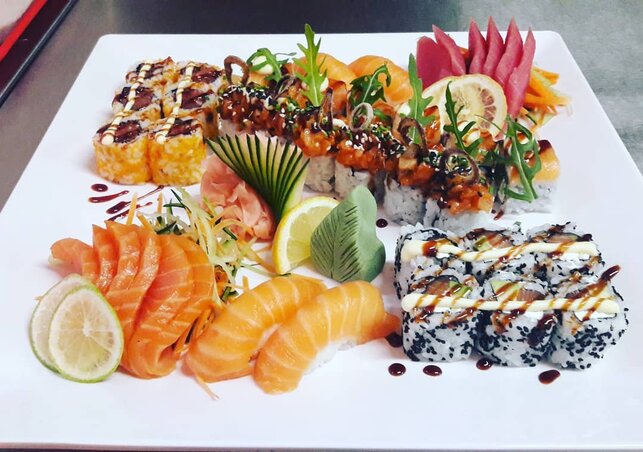 Sushi selection a Voules-Vous konyhájáról (Cézár jelenlegi munkahelye) Sushi selection a Voules-Vous konyhájáról (Cézár jelenlegi munkahelye)