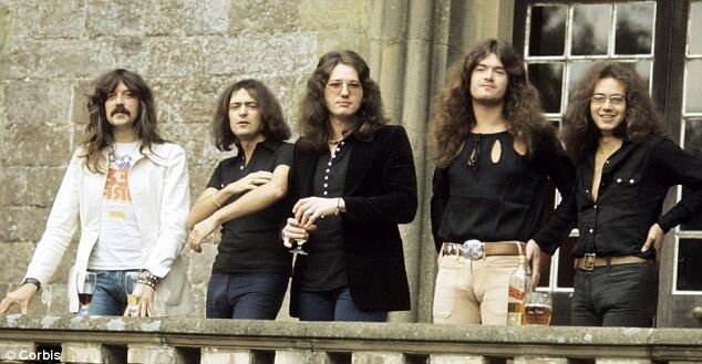 Ebben a felállásban David Coverdale az énekes, de néhány év múlva megalapította a Whitesnaket Ebben a felállásban David Coverdale az énekes, de néhány év múlva megalapította a Whitesnaket