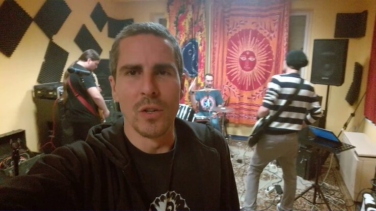 A Molnár Róbert Band koncertjén valószínűleg régi Árnyak dalok is felcsndülnek A Molnár Róbert Band koncertjén valószínűleg régi Árnyak dalok is felcsndülnek