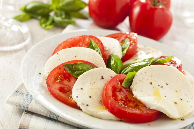 Caprese saláta Caprese saláta
