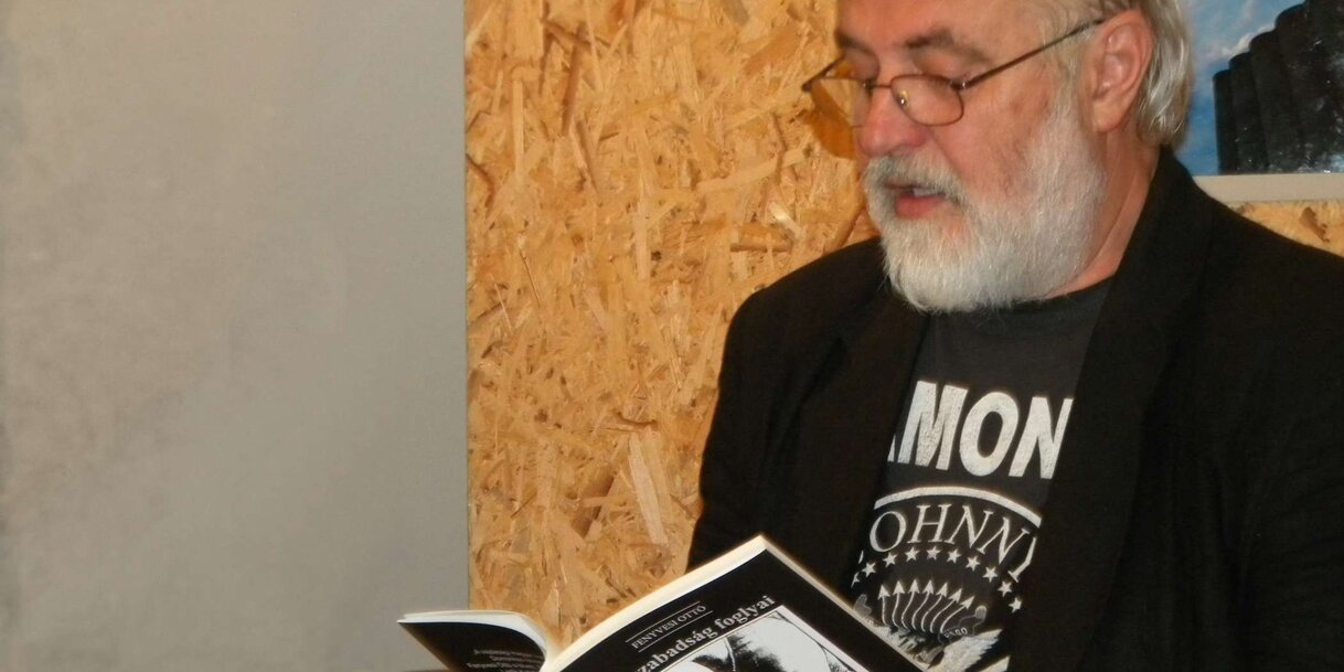 Fenyvesi. Szabadság. Ramones.