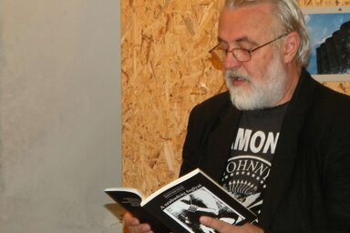 Fenyvesi. Szabadság. Ramones.