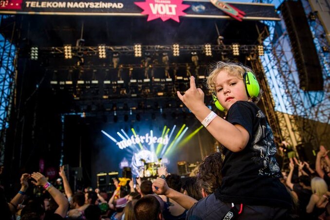 Motörhead. Nem lehet elég korán kezdeni Motörhead. Nem lehet elég korán kezdeni