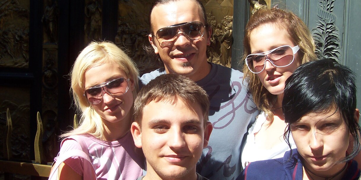 Firenze, csipet-csapat a Paradicsom kapuja előtt