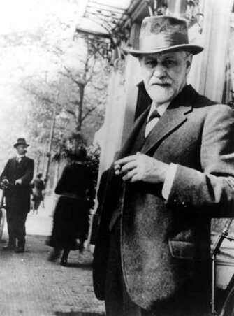 Zakó, szivar, kalap, Freud Zakó, szivar, kalap, Freud