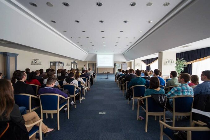 A konferencia A konferencia