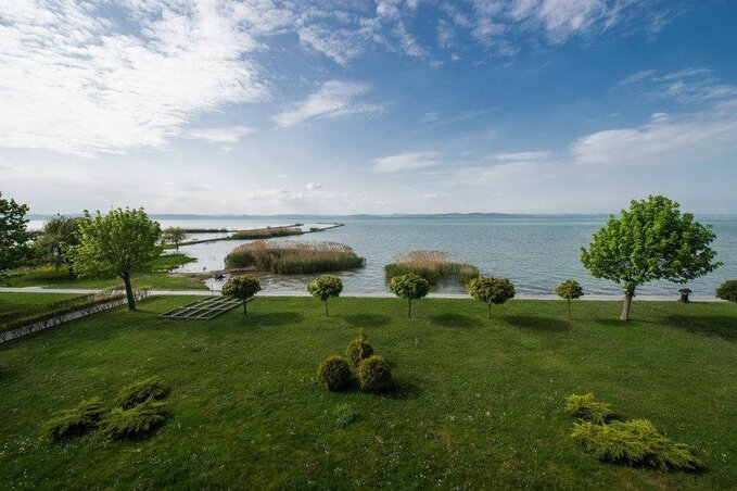 A Balaton Őszödnél A Balaton Őszödnél