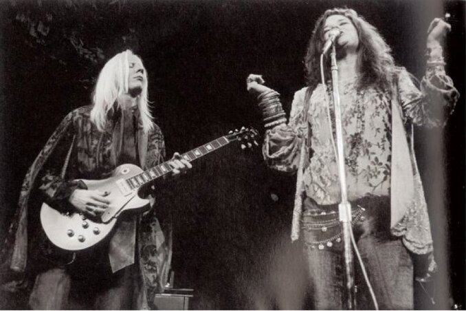 Johnny Winterrel a Madison Square Garden színpadán 1969-ben Johnny Winterrel a Madison Square Garden színpadán 1969-ben