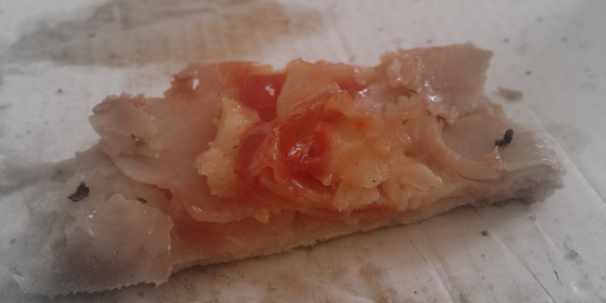 Úristen!! Ketchup van a pizzán!