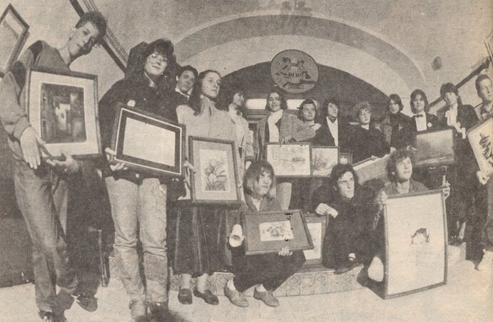 Középiskolások XXIII. Művészeti Vetélkedője - A díjazottak egy csoportja Becsén, 1989. április 16-án Középiskolások XXIII. Művészeti Vetélkedője - A díjazottak egy csoportja Becsén, 1989. április 16-án