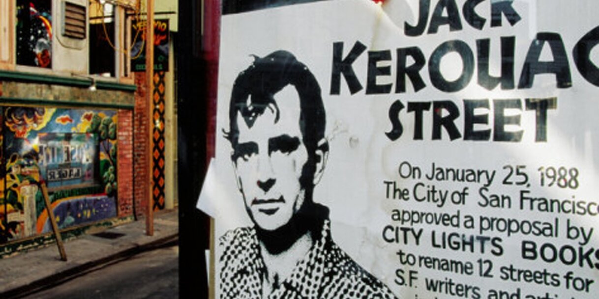 San Francisco 1988 januárjában fogadta el a javaslatot, hogy utcát nevezzenek el Jack Kerouacról – Ezt ünnepli ez a korabeli hirdetőtábla