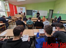 A Képes Ifjúság a topolyai Sinkovics József Műszaki Középiskolában