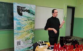 A Képes Ifjúság a topolyai Sinkovics József Műszaki Középiskolában