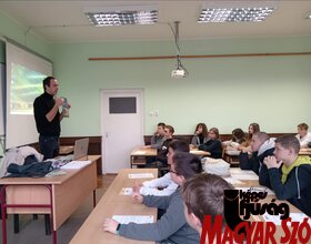 A Képes Ifjúság csapata a zentai Bolyai Tehetséggondozó Gimnáziumban járt