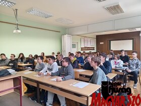 A Képes Ifjúság csapata a zentai Bolyai Tehetséggondozó Gimnáziumban járt