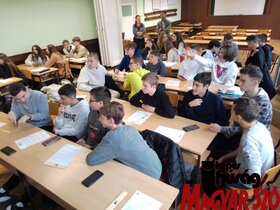 A Képes Ifjúság csapata a zentai Bolyai Tehetséggondozó Gimnáziumban járt