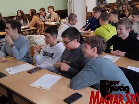 A Képes Ifjúság csapata a zentai Bolyai Tehetséggondozó Gimnáziumban járt