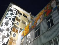 : Az Etazsi épülete éjjel (www.hostelintouch.com)- fotó: Vámos Éva 