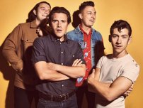 : Az idei Brit Awards-győztes Arctic Monkeys, a legfontosabb európai fesztiválok headlinere és az összes mérvadó zenei szaklap szerint az év legjobbjának választott zenekar – mivel a Sziget időpontjában nem lesz Európában – július 6-án, vasárnap a VOLT Fesz