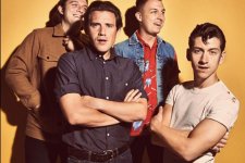 : Az idei Brit Awards-győztes Arctic Monkeys, a legfontosabb európai fesztiválok headlinere és az összes mérvadó zenei szaklap szerint az év legjobbjának választott zenekar – mivel a Sziget időpontjában nem lesz Európában – július 6-án, vasárnap a VOLT Fesz