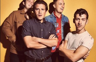 : Az idei Brit Awards-győztes Arctic Monkeys, a legfontosabb európai fesztiválok headlinere és az összes mérvadó zenei szaklap szerint az év legjobbjának választott zenekar – mivel a Sziget időpontjában nem lesz Európában – július 6-án, vasárnap a VOLT Fesz