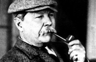 : Sir Arthur Conan Doyle és az elmaradhatatlan pipája