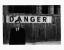 ’Danger’ (Veszély) – William S. Burroughs portréja a Théâtre Odéon előtt, Párizs, 1959. A Barry Miles Archive jóvoltából © Fotó: Brion Gysin, Meztelen ebéd sorozat, Párizs, 1959. október