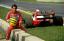 Ayrton Senna a pálya szélén, egy kiesés után