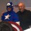 Emberek a képregények hőskorából: Joe Simon és Amerika kapitány 2006-ban, a New York Comic Con kiállításon