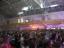 Nagy a népsűrűség a sportcsarnokban a Punnany-koncert kezdetén